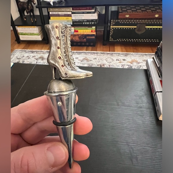 Boots wine stopper - Picture 2 of 3